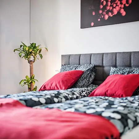 Good Time Boznicza 1 & Male Garbary 8 - Centrum Poznania, 2 Min Od Starego Rynku Appartement *