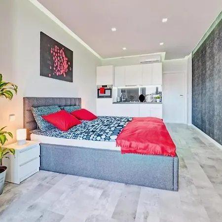 Good Time Boznicza 1 & Male Garbary 8 - Centrum Poznania, 2 Min Od Starego Rynku Апартаменти Познань