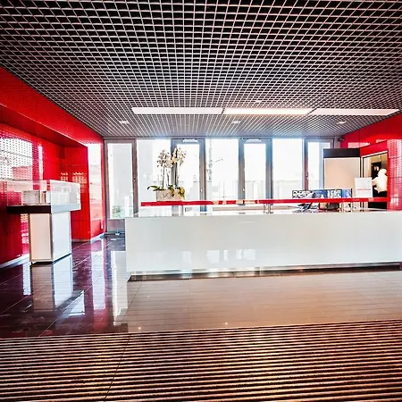 Good Time Boznicza 1 & Male Garbary 8 - Centrum Poznania, 2 Min Od Starego Rynku Apartment *