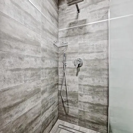 Good Time Boznicza 1 & Male Garbary 8 - Centrum Poznania, 2 Min Od Starego Rynku