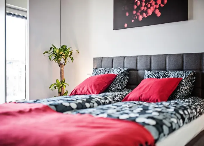 Good Time Boznicza 1 & Male Garbary 8 - Centrum Poznania, 2 Min Od Starego Rynku Апартаменти *